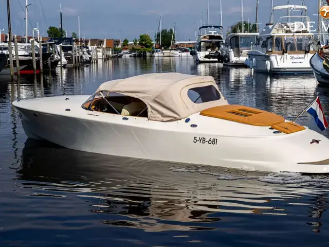 Seven Seas Yachts Venus Speedster