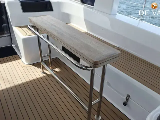 Hanse 548