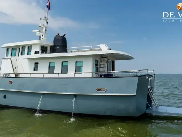 Explorer Expedition Vessel 85