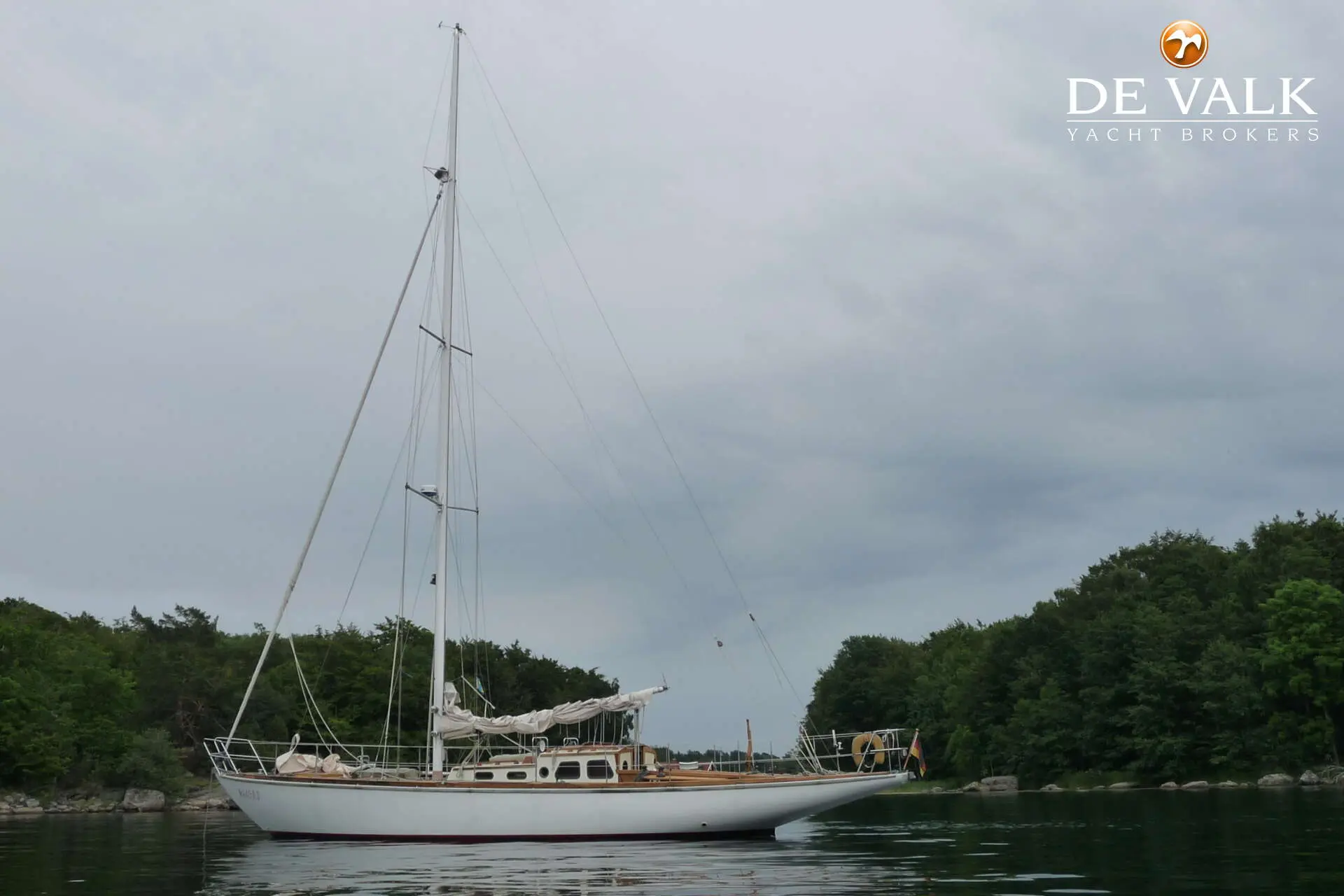 1957 Boatyard sailing yacht