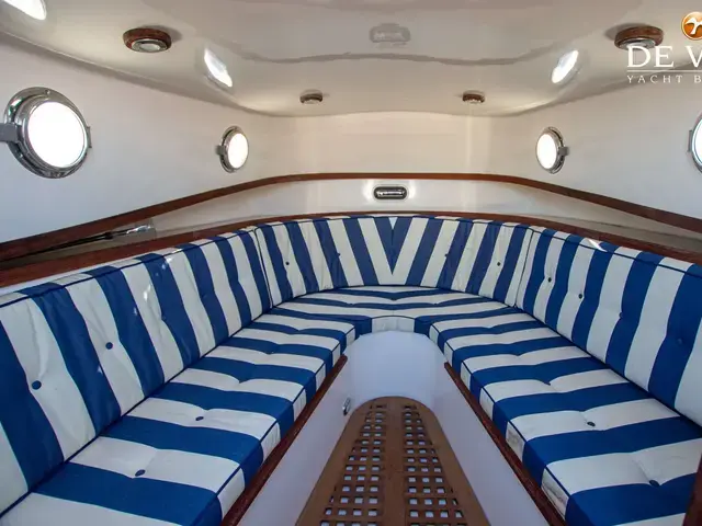 Jan Van Gent 10.35 Cabin