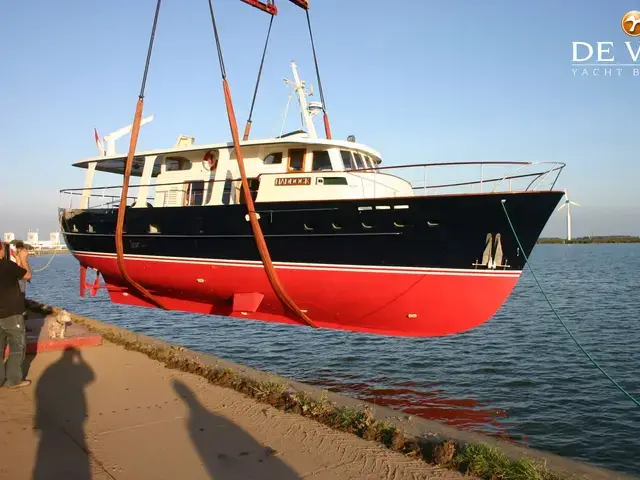 Feadship Canoe Stern