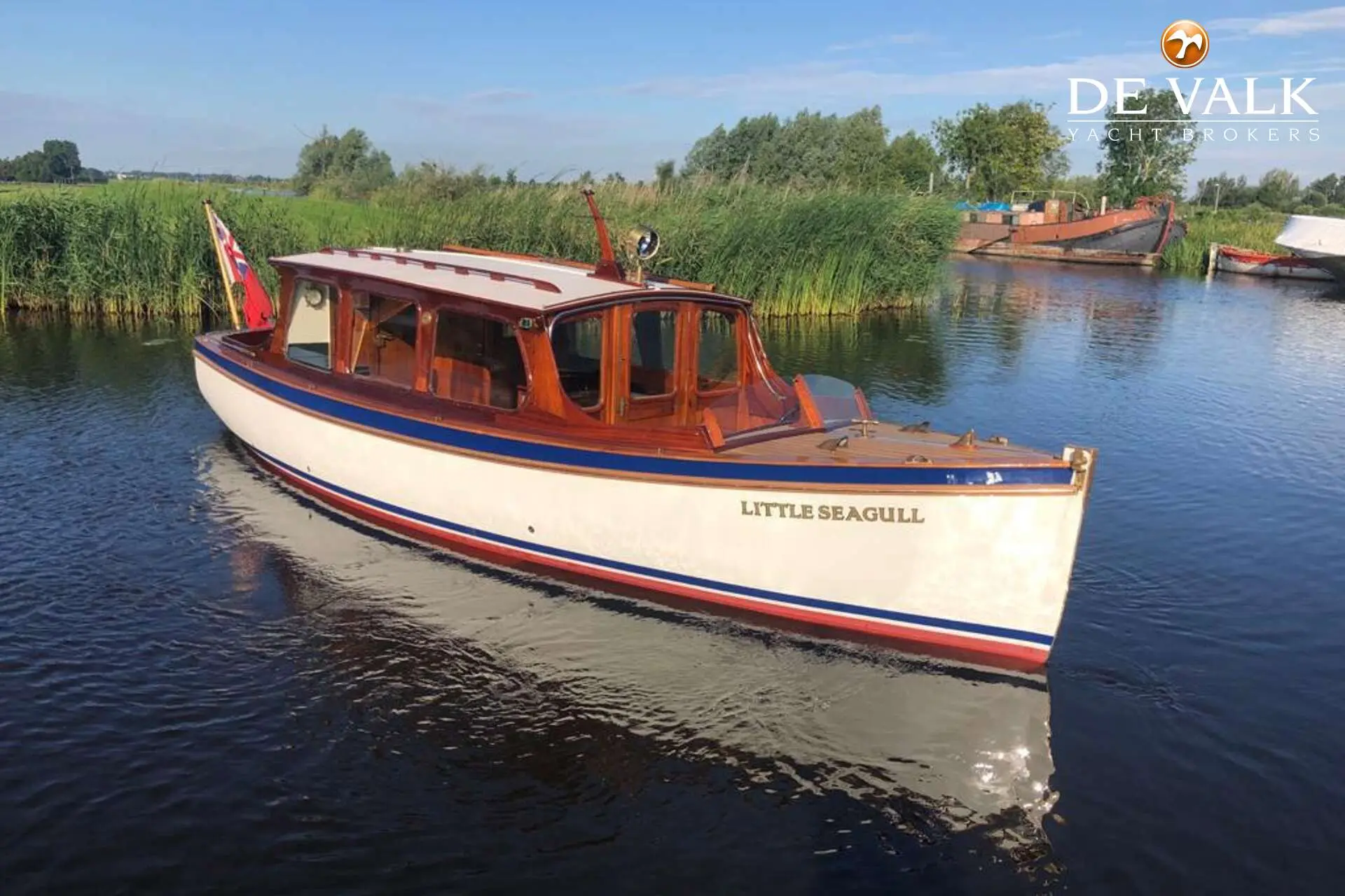 1962 Custom 23ft cabin cruiser