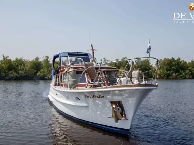 Feadship Van Lent