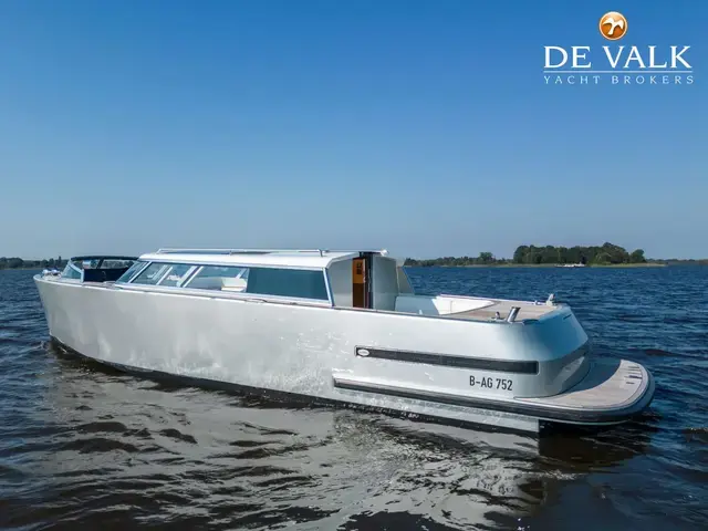 Custom Reliant X40 T Limousine Tender Taxiboat