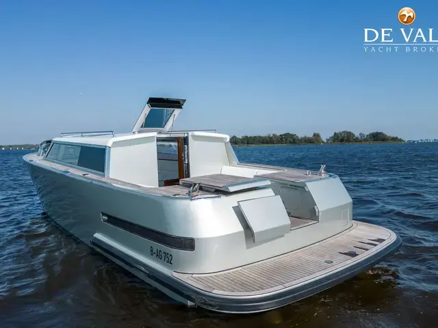 Custom Reliant X40 T Limousine Tender Taxiboat