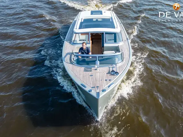 Custom Reliant X40 T Limousine Tender Taxiboat