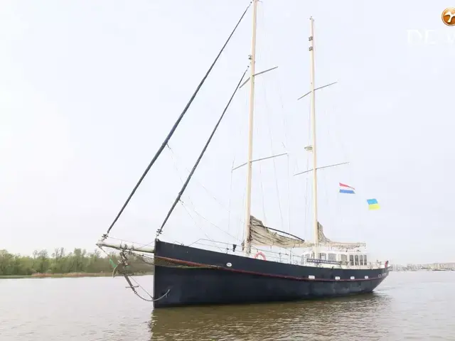 Logger Schooner 22