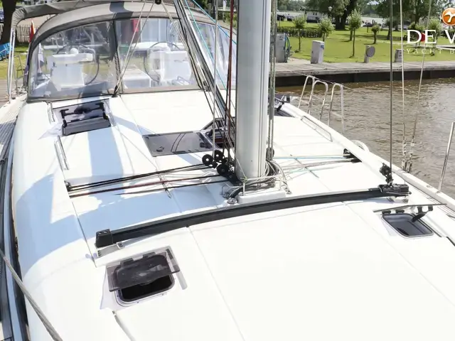 Jeanneau Yachts 54