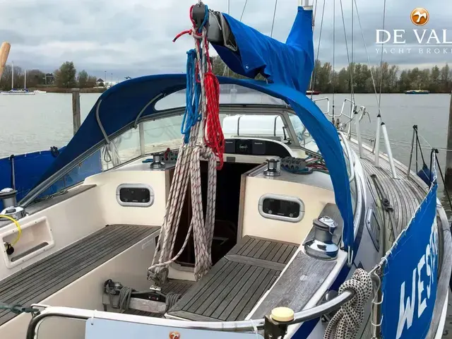 Hallberg Rassy 34