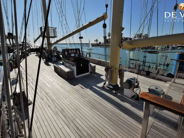 Schooner Baltimore Fishing