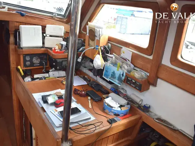 Tayana 37 Pilothouse