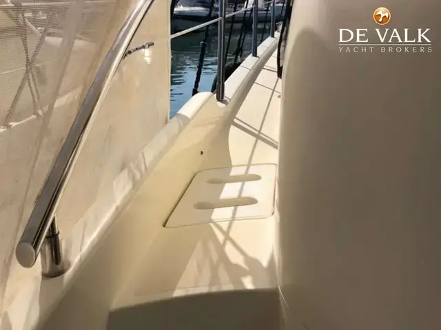 Azimut 46