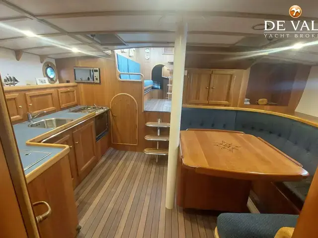 Beeldsnijder Pilothouse Schoener 50