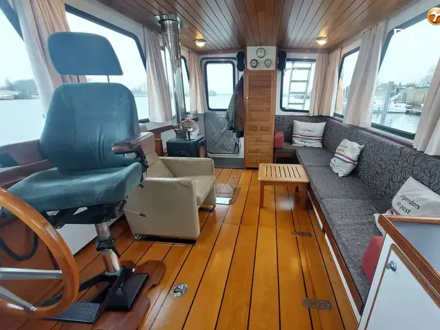 Pilothouse Trawler 60