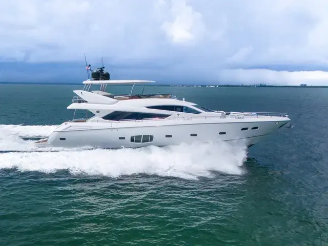 Sunseeker 80 Flybrige