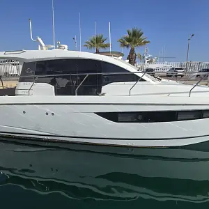 2015 Sealine C330