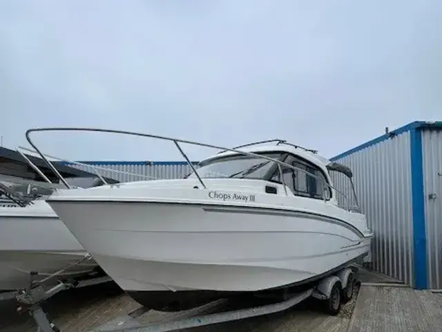 Beneteau Antares 8