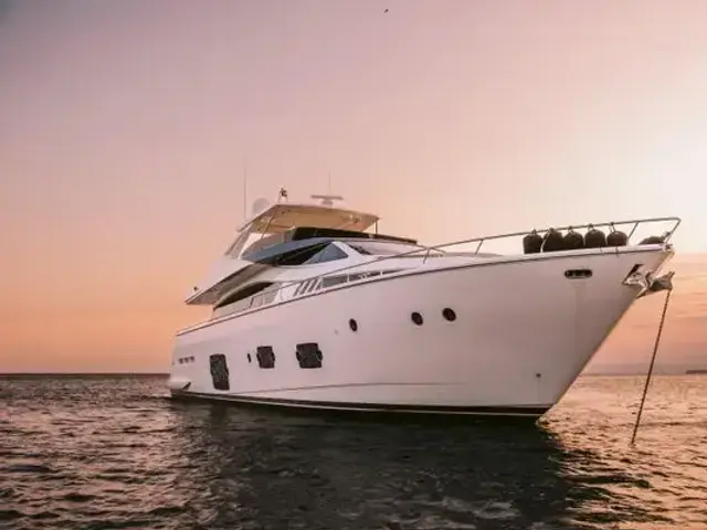 Ferretti Yachts 800