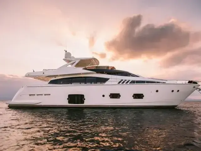 Ferretti Yachts 800