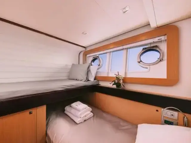 Ferretti Yachts 800