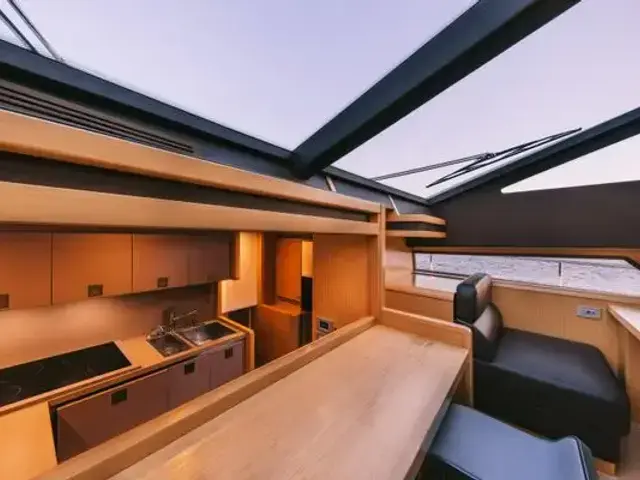 Ferretti Yachts 800