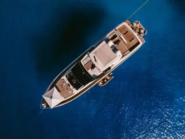 Ferretti Yachts 800