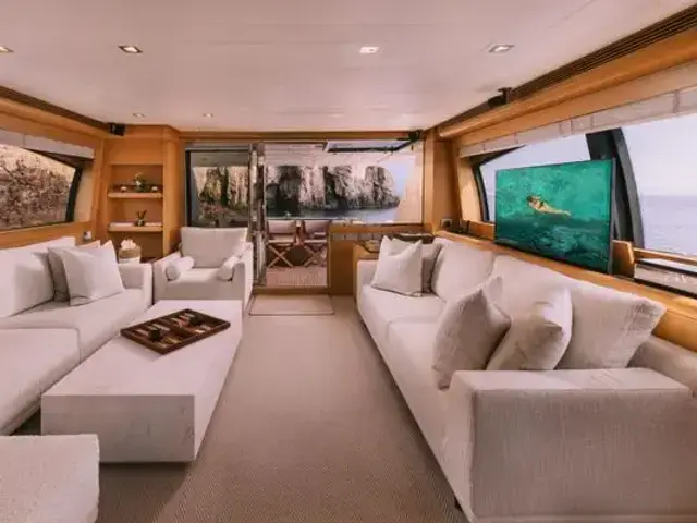 Ferretti Yachts 800