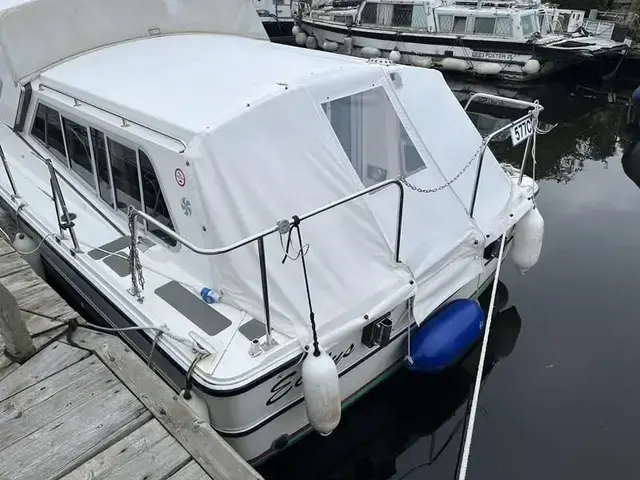 Sheerline 950 Centre Cockpit