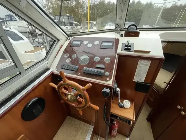 Sheerline 950 Centre Cockpit