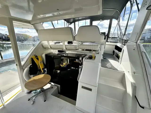 Carver 33 Aft Cabin