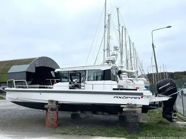 Axopar 28 Cabin