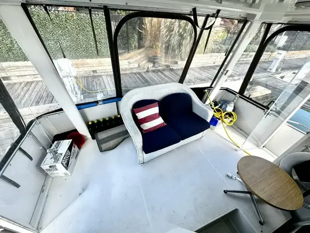 Carver 33 Aft Cabin