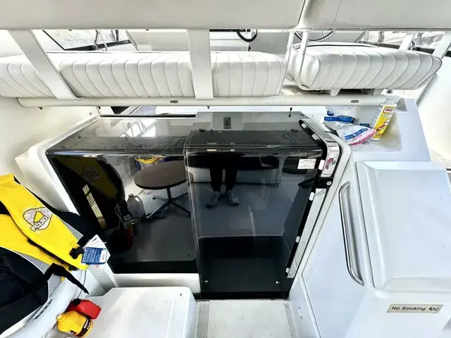 Carver 33 Aft Cabin