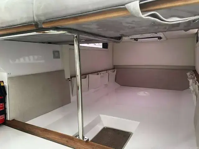 Axopar 28 Cabin