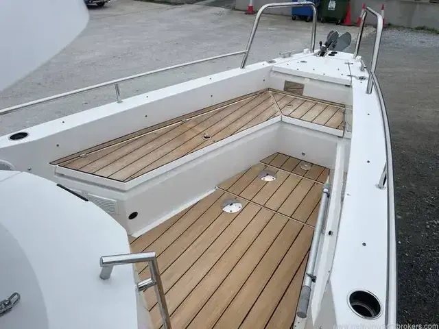 Axopar 28 Cabin