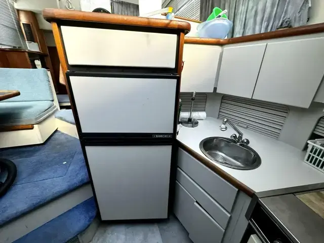 Carver 33 Aft Cabin