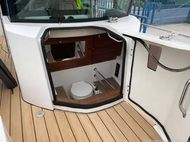 Axopar 28 Cabin