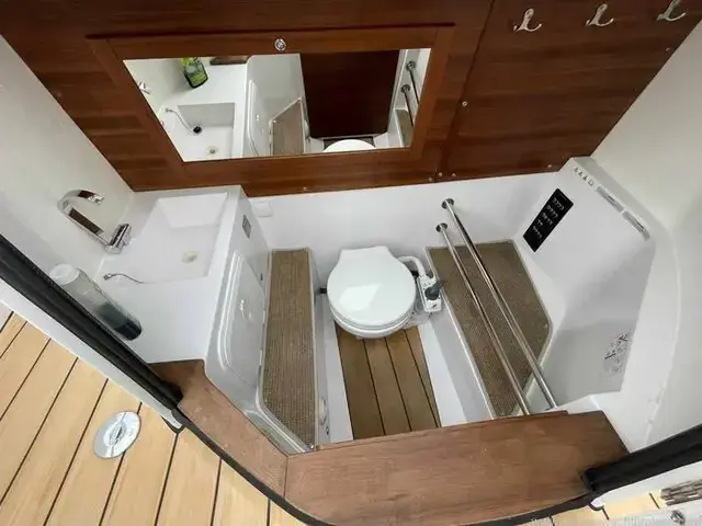 Axopar 28 Cabin