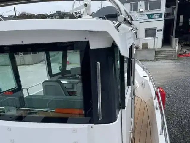 Axopar 28 Cabin