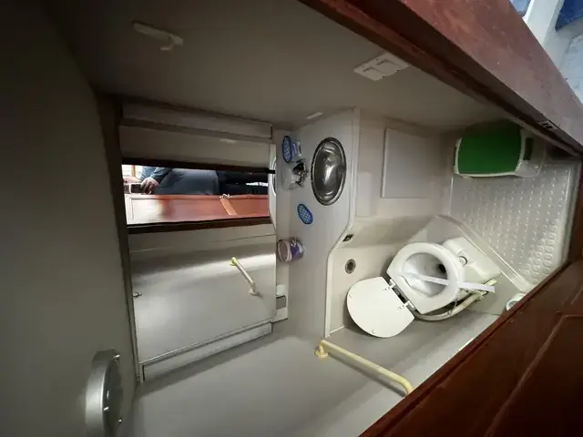 Carver 33 Aft Cabin