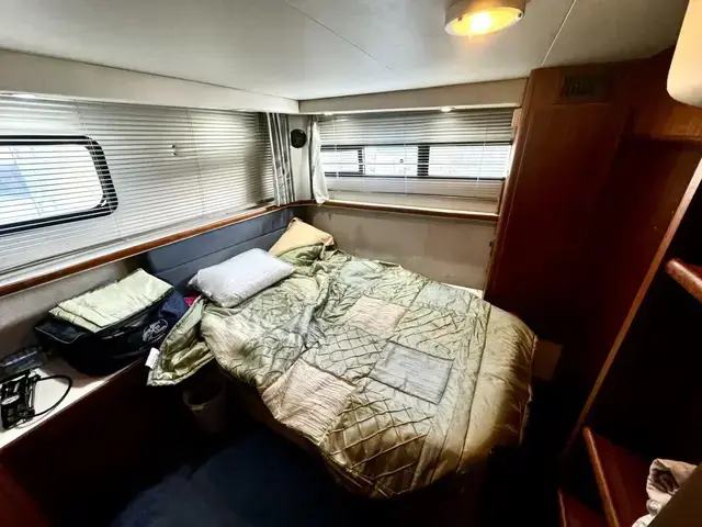 Carver 33 Aft Cabin