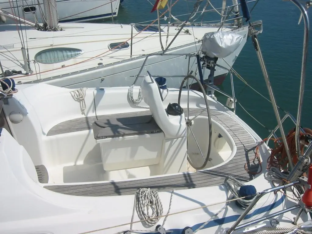 2005 Bavaria 33 cruiser