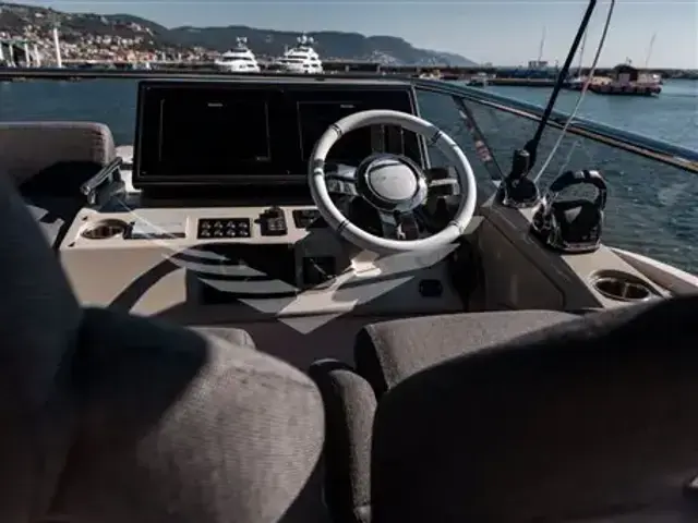 Azimut S7