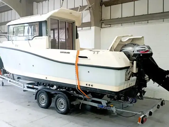 Quicksilver 755 Pilothouse