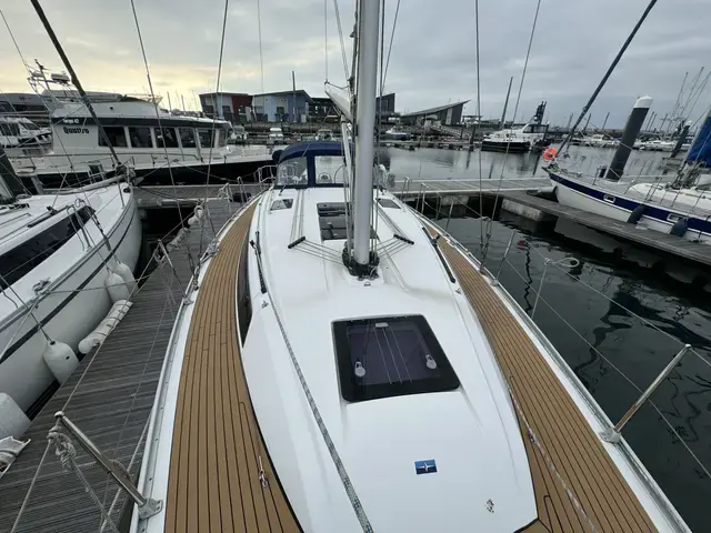 Bavaria Cruiser 37