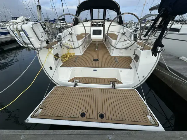 Bavaria Cruiser 37