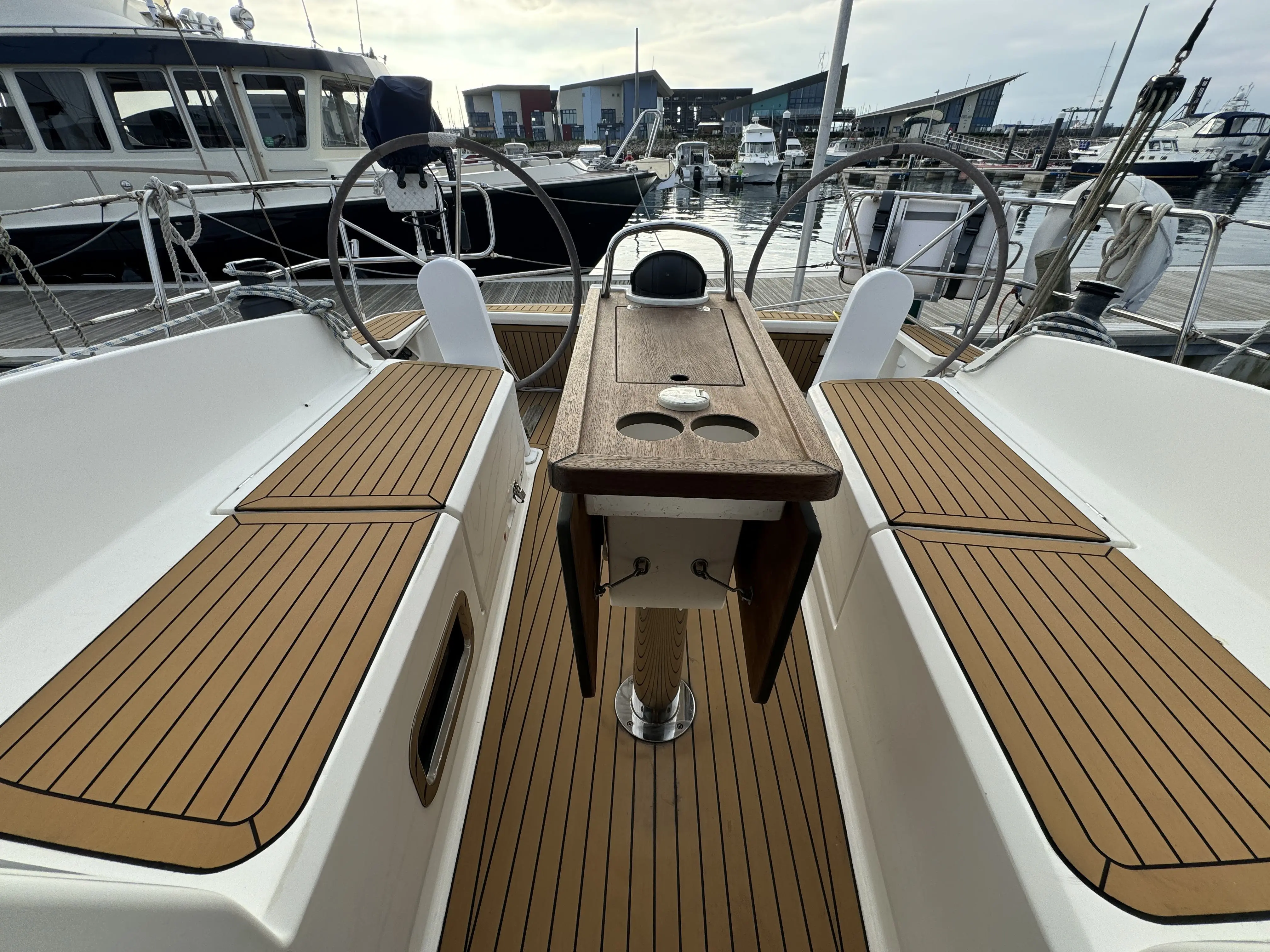 2016 Bavaria cruiser 37