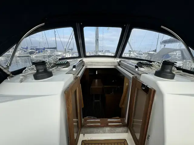 Bavaria Cruiser 37