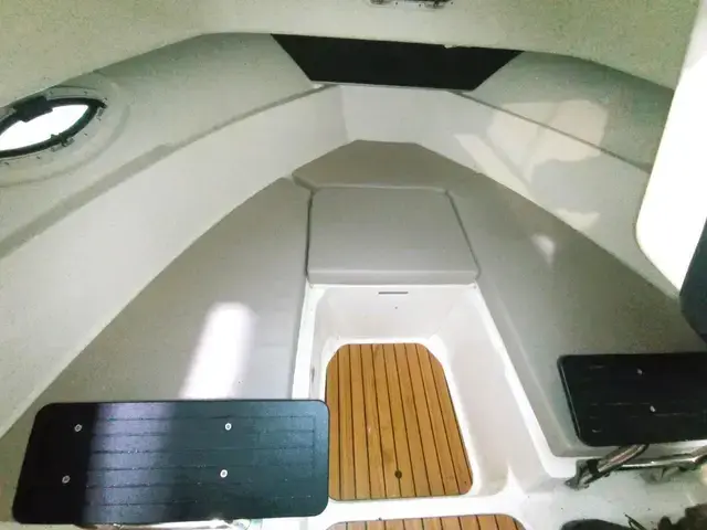 Quicksilver 755 Pilothouse